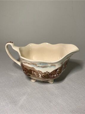 Johnson Bros, old English countryside Gravy Boat sauce made in England